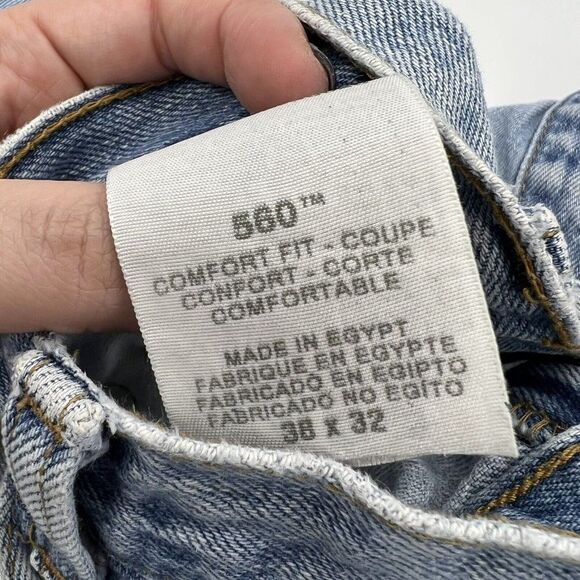 VINTAGE Levis Jeans Mens 38x32 560 Comfort Fit Light Wash Denim Baggy Loose Y2K - Picture 2 of 4